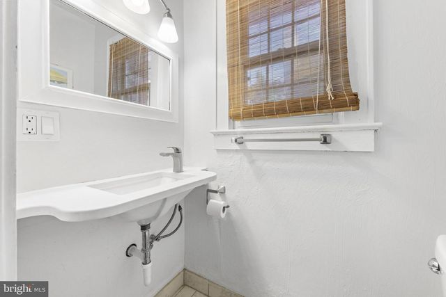 6 N 4TH ST, Surf City, NJ 08008