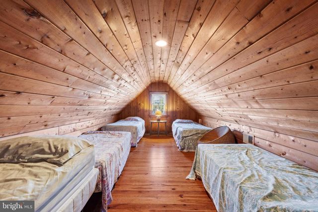 6 N 4TH ST, Surf City, NJ 08008