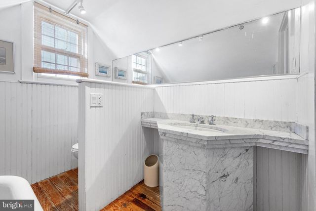 6 N 4TH ST, Surf City, NJ 08008