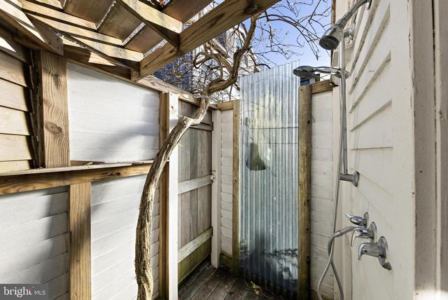 6 N 4TH ST, Surf City, NJ 08008