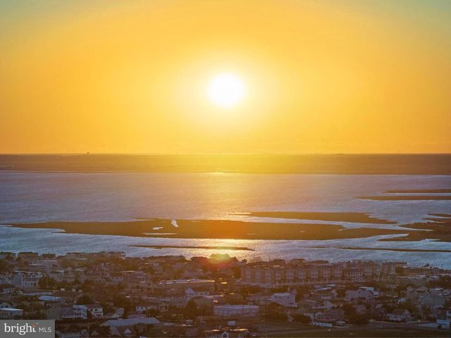 6 N 4TH ST, Surf City, NJ 08008