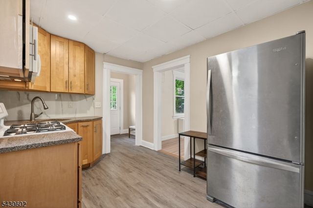 215 Grove St, Somerville Boro, NJ 08876
