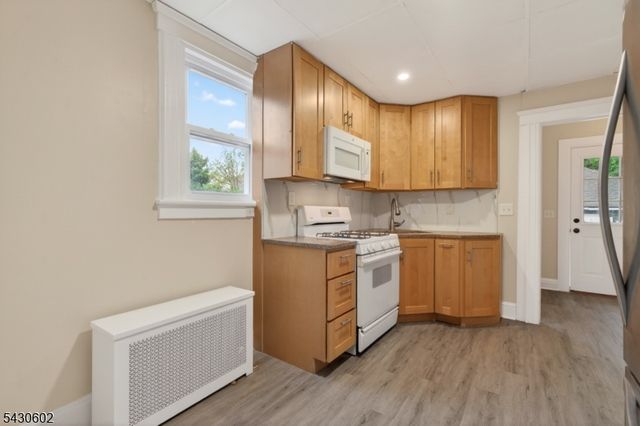 215 Grove St, Somerville Boro, NJ 08876