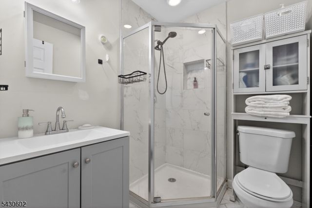215 Grove St, Somerville Boro, NJ 08876