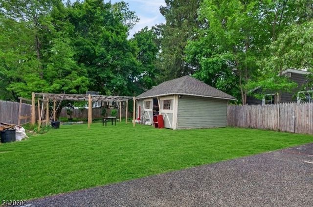 215 Grove St, Somerville Boro, NJ 08876