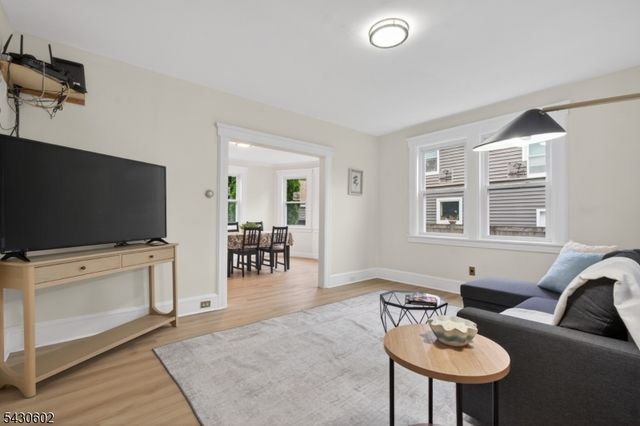 215 Grove St, Somerville Boro, NJ 08876