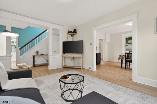 215 Grove St, Somerville Boro, NJ 08876