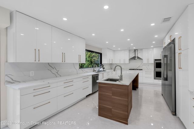 265 Whalepond Road, Oakhurst, NJ 07755