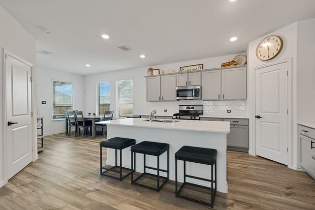 1224 Milfoil Drive, Justin, TX 76247