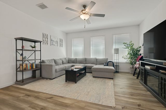 1224 Milfoil Drive, Justin, TX 76247