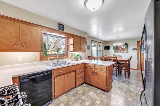 3012 LAWNDALE DRIVE, Green Bay, WI 54311