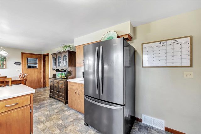 3012 LAWNDALE DRIVE, Green Bay, WI 54311