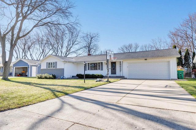 3012 LAWNDALE DRIVE, Green Bay, WI 54311