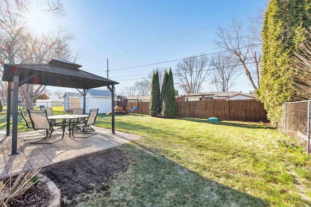 3012 LAWNDALE DRIVE, Green Bay, WI 54311