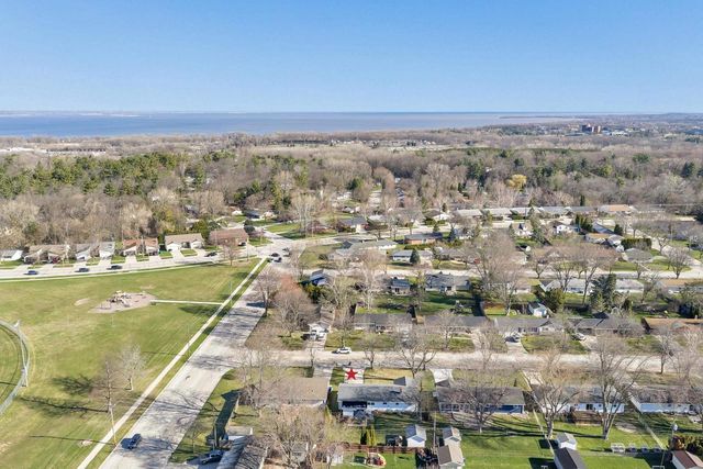 3012 LAWNDALE DRIVE, Green Bay, WI 54311