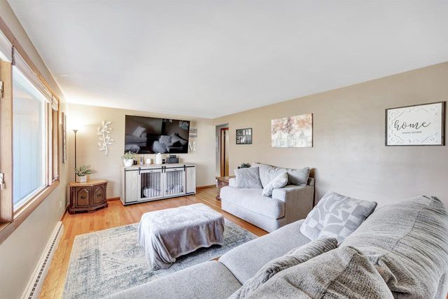 3012 LAWNDALE DRIVE, Green Bay, WI 54311