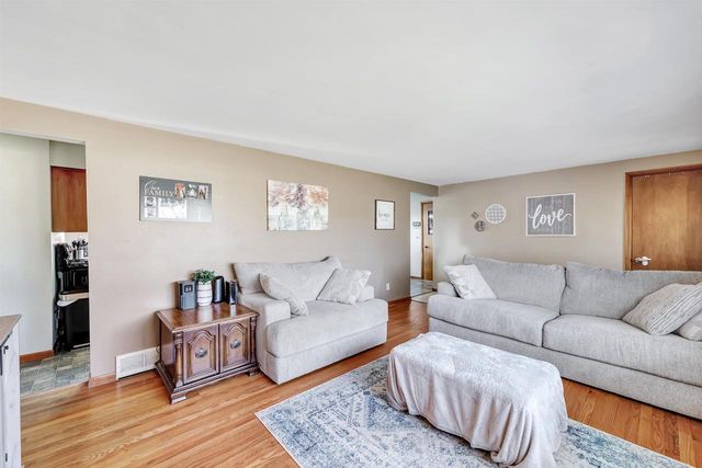 3012 LAWNDALE DRIVE, Green Bay, WI 54311