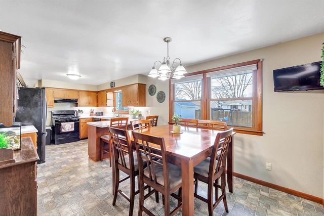 3012 LAWNDALE DRIVE, Green Bay, WI 54311