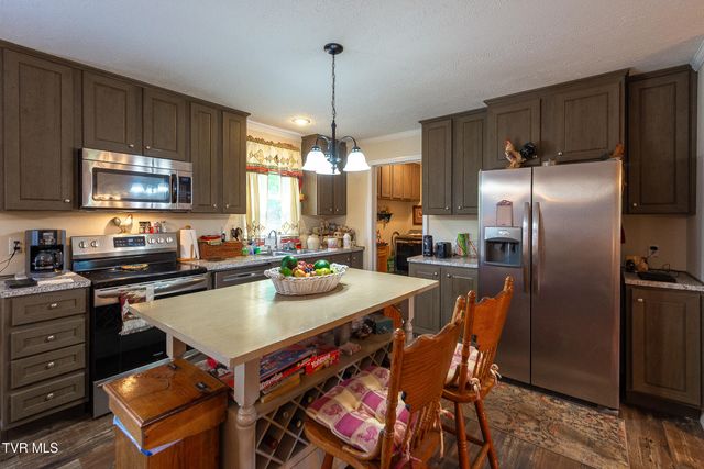 146 Alexander Crossing Drive, Church Hill, TN 37642