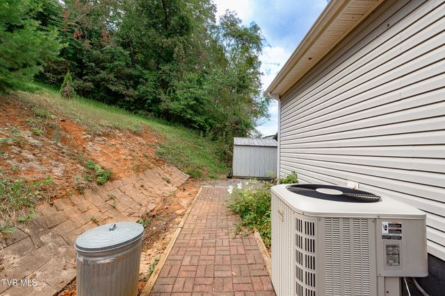 146 Alexander Crossing Drive, Church Hill, TN 37642