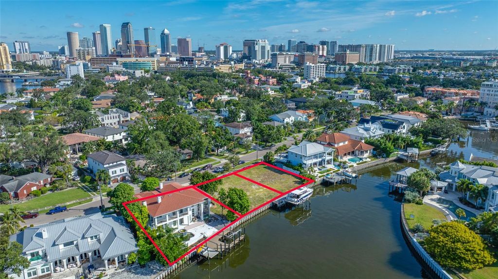 Image 4 of property listing at 102 ADALIA AVENUE, Tampa, FL 33606