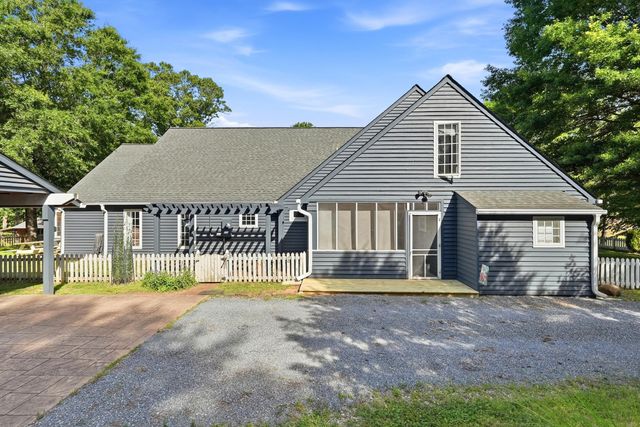 101 Hemlock Shores DR, Goodview, VA 24095