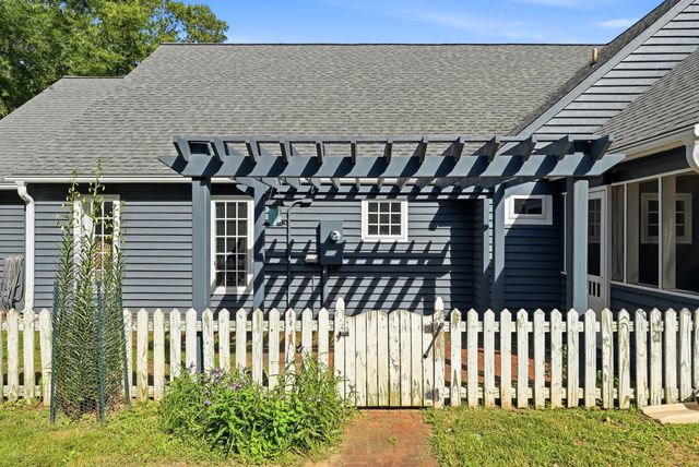 101 Hemlock Shores DR, Goodview, VA 24095