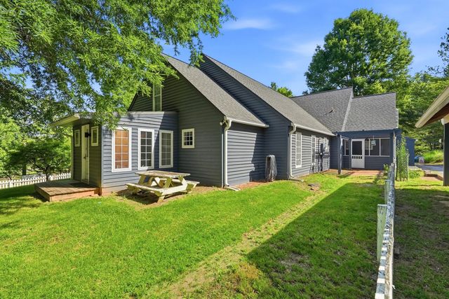 101 Hemlock Shores DR, Goodview, VA 24095