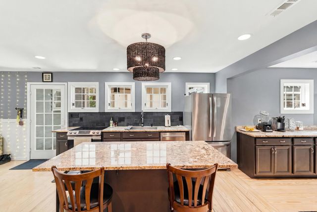 101 Hemlock Shores DR, Goodview, VA 24095