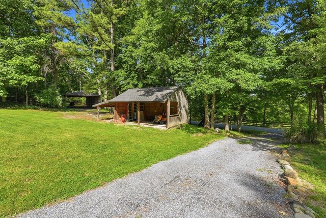 101 Hemlock Shores DR, Goodview, VA 24095