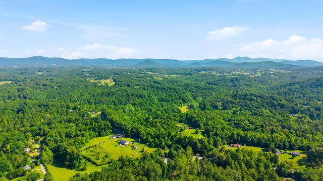 101 Hemlock Shores DR, Goodview, VA 24095
