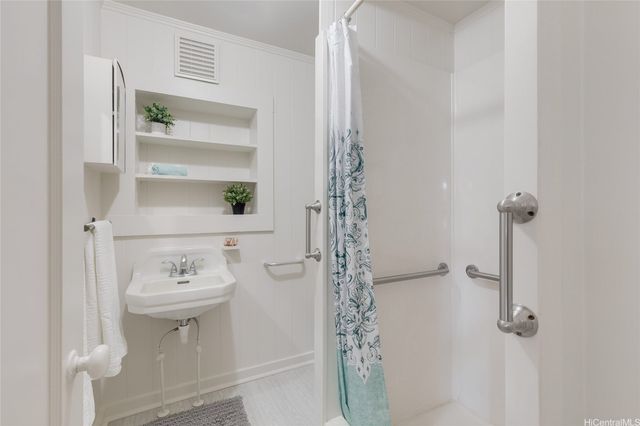 2166 Palolo Avenue, Honolulu, HI 96816