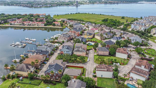 1301 Ketch Court, League City, TX 77573