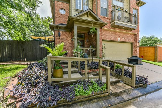 1301 Ketch Court, League City, TX 77573