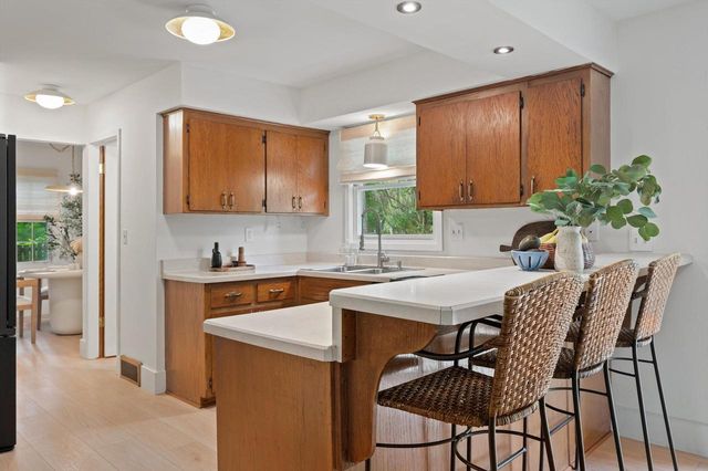 N86W5257 Covington SQUARE, Cedarburg, WI 53012