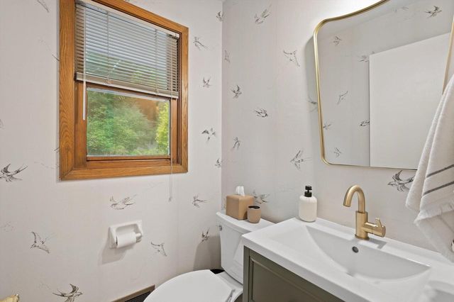 N86W5257 Covington SQUARE, Cedarburg, WI 53012