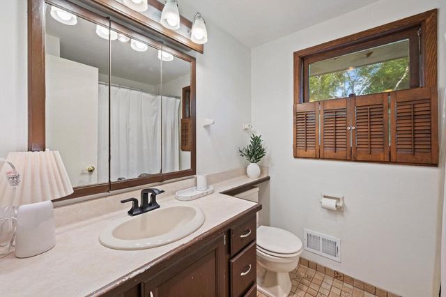 N86W5257 Covington SQUARE, Cedarburg, WI 53012