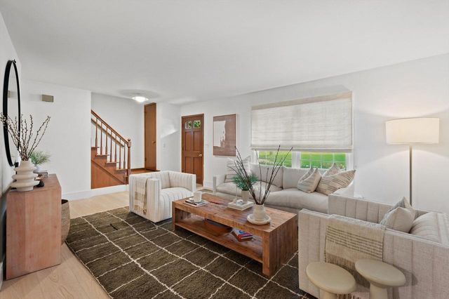 N86W5257 Covington SQUARE, Cedarburg, WI 53012