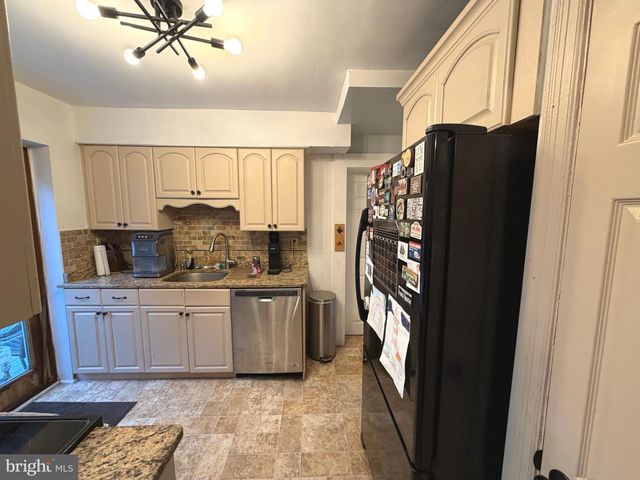 66 WESTERLY RD, Camp Hill, PA 17011