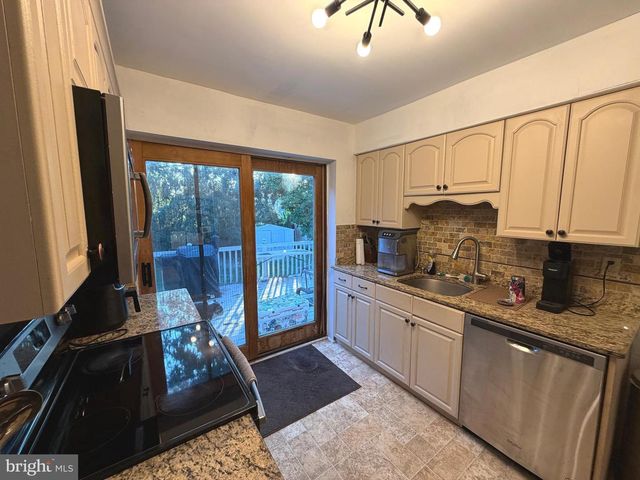66 WESTERLY RD, Camp Hill, PA 17011