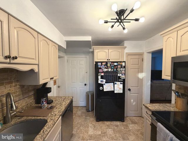 66 WESTERLY RD, Camp Hill, PA 17011