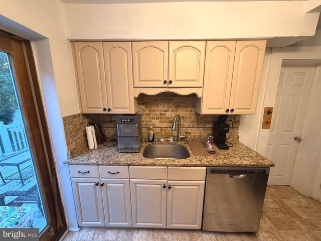 66 WESTERLY RD, Camp Hill, PA 17011