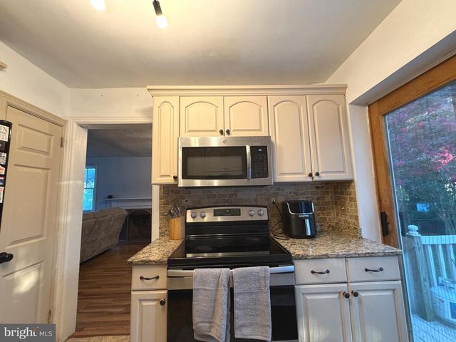 66 WESTERLY RD, Camp Hill, PA 17011