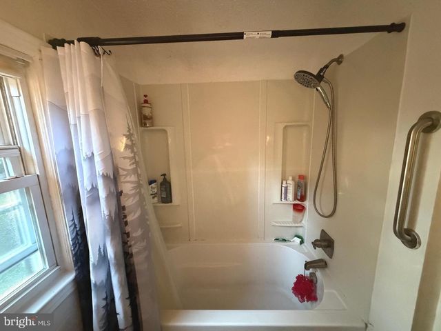 66 WESTERLY RD, Camp Hill, PA 17011
