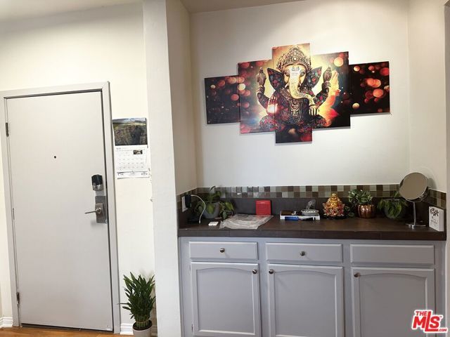 1812 Overland Avenue 105, Los Angeles, CA 90025