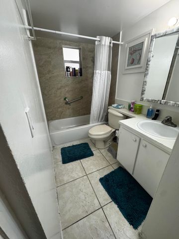 502 Davis Road 9, Palm Springs, FL 33461