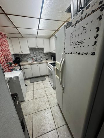 502 Davis Road 9, Palm Springs, FL 33461