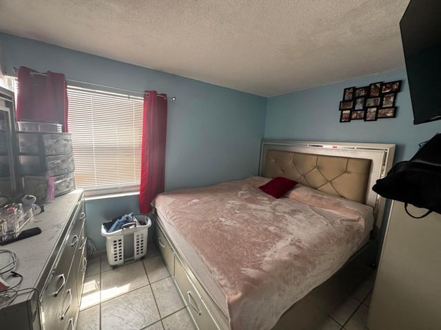 502 Davis Road 9, Palm Springs, FL 33461