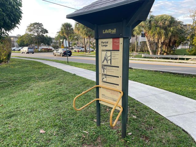 502 Davis Road 9, Palm Springs, FL 33461