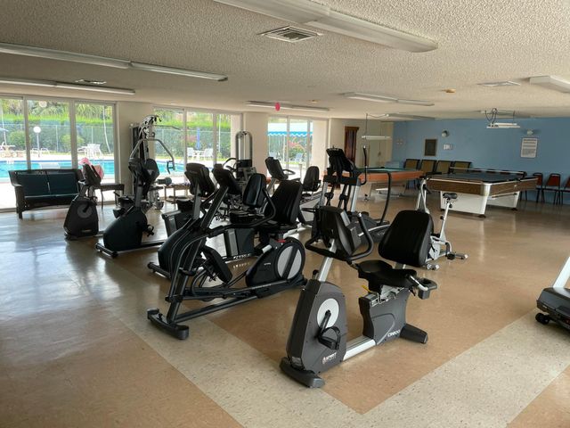 502 Davis Road 9, Palm Springs, FL 33461